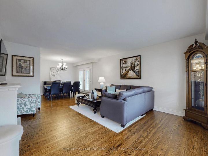 Photo 11 at 8 Miner Circle, Unionville, Markham