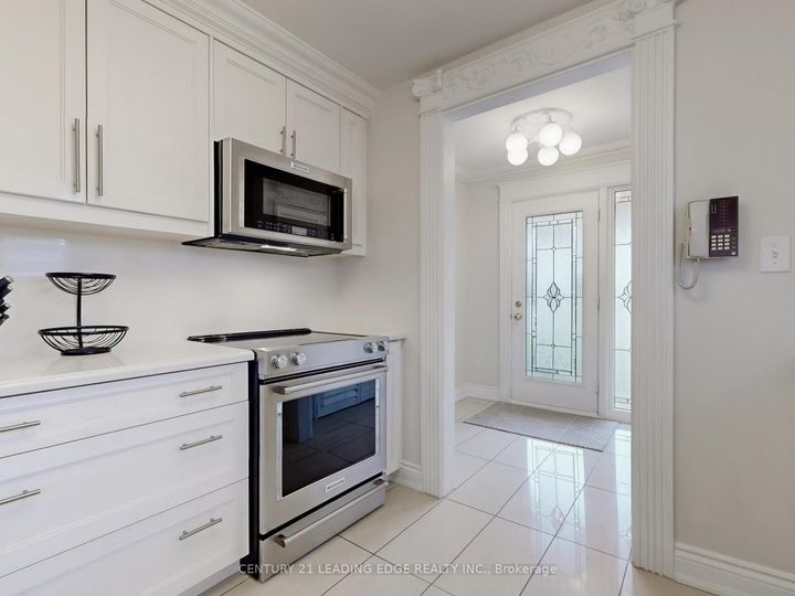 Photo 17 at 8 Miner Circle, Unionville, Markham