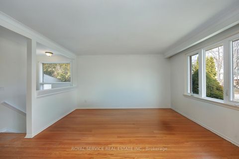 Photo 5 at 14 Hathway Drive, Bendale, Toronto