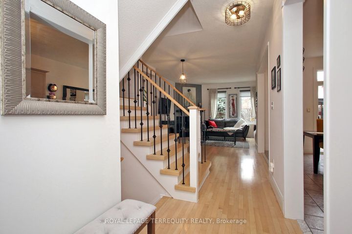 Photo 4 at 471 Woodsmere Crescent, Amberlea, Pickering