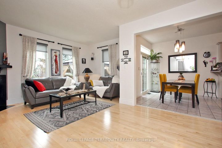 Photo 5 at 471 Woodsmere Crescent, Amberlea, Pickering