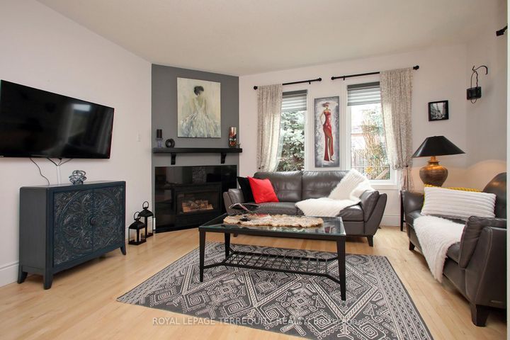 Photo 7 at 471 Woodsmere Crescent, Amberlea, Pickering