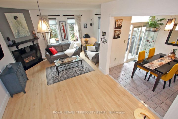 Photo 10 at 471 Woodsmere Crescent, Amberlea, Pickering