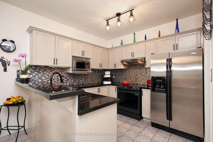 Photo 15 at 471 Woodsmere Crescent, Amberlea, Pickering