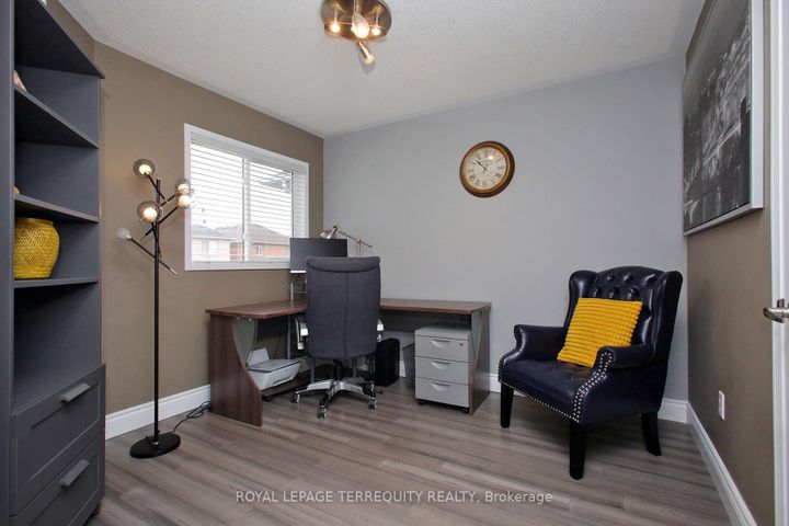 Photo 17 at 471 Woodsmere Crescent, Amberlea, Pickering