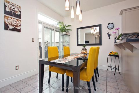 Photo 13 at 471 Woodsmere Crescent, Amberlea, Pickering