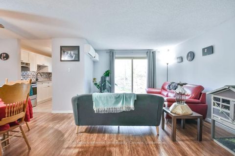 Photo 9 at 38 - 112 Loggers Run, Ardagh, Barrie