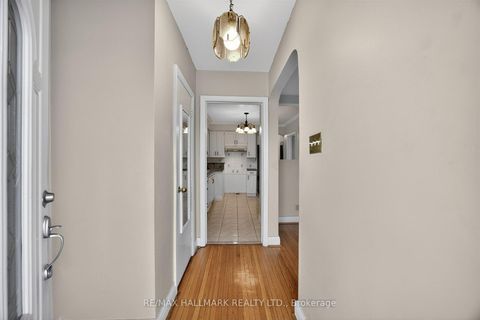 Photo 5 at 50 Dorking Crescent, CFB, Toronto