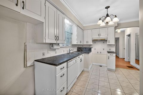 Photo 12 at 50 Dorking Crescent, CFB, Toronto