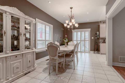 Photo 10 at 31 Water Garden Lane, Sonoma Heights, Vaughan