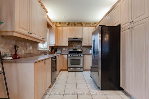 Photo 14 at 31 Water Garden Lane, Sonoma Heights, Vaughan