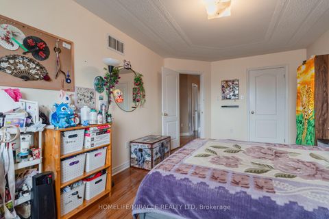 Photo 22 at 31 Water Garden Lane, Sonoma Heights, Vaughan