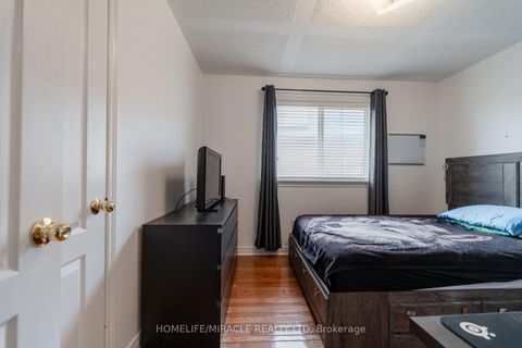 Photo 30 at 31 Water Garden Lane, Sonoma Heights, Vaughan