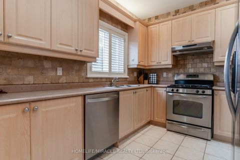 Photo 35 at 31 Water Garden Lane, Sonoma Heights, Vaughan