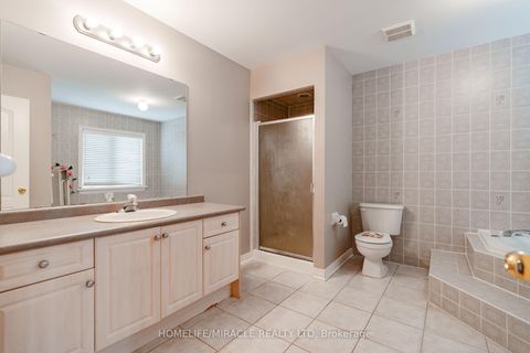 Photo 41 at 31 Water Garden Lane, Sonoma Heights, Vaughan