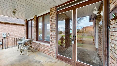 Photo 2 at 33 Byer Drive, Raymerville, Markham