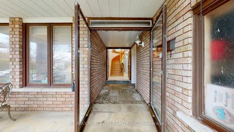 Photo 3 at 33 Byer Drive, Raymerville, Markham