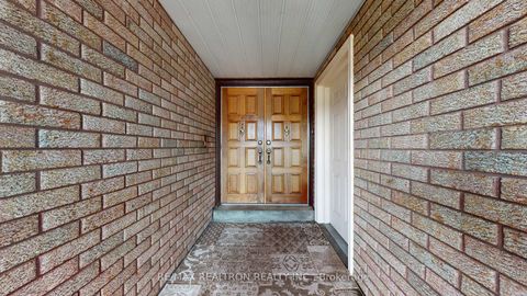 Photo 4 at 33 Byer Drive, Raymerville, Markham