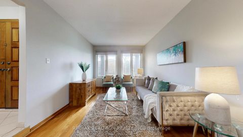 Photo 10 at 33 Byer Drive, Raymerville, Markham