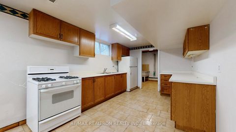 Photo 42 at 33 Byer Drive, Raymerville, Markham