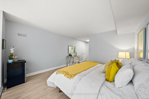 Photo 28 at 1211 - 28 Hollywood Avenue, Willowdale East, Toronto