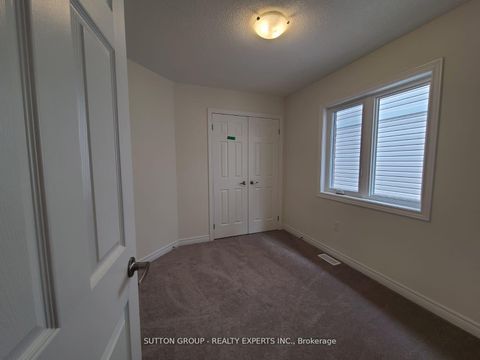 Photo 4 at 130 Ice Palace Crescent, Windfields, Oshawa