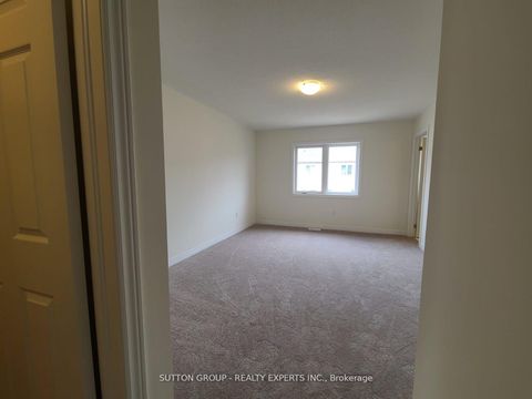 Photo 6 at 130 Ice Palace Crescent, Windfields, Oshawa