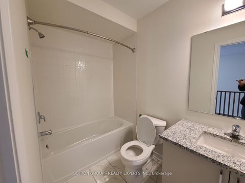 Photo 7 at 130 Ice Palace Crescent, Windfields, Oshawa