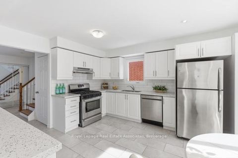 Photo 11 at 115 Coles Avenue, Vaughan Grove, Vaughan