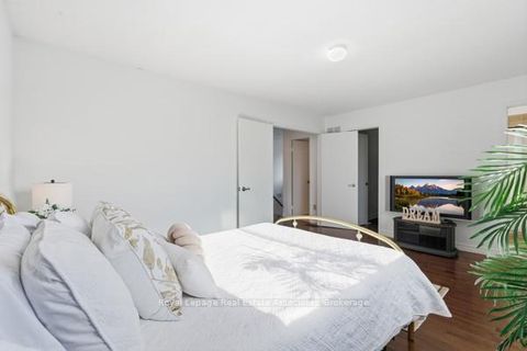 Photo 19 at 115 Coles Avenue, Vaughan Grove, Vaughan