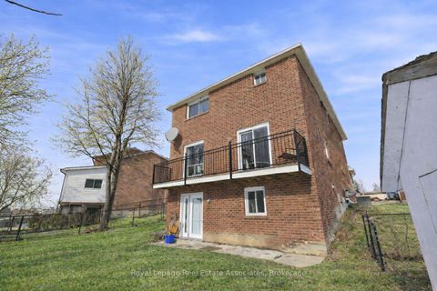 Photo 35 at 115 Coles Avenue, Vaughan Grove, Vaughan