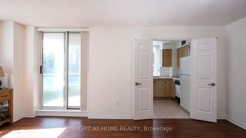 Photo 7 at 300 - 28 Pemberton Avenue, Newtonbrook East, Toronto