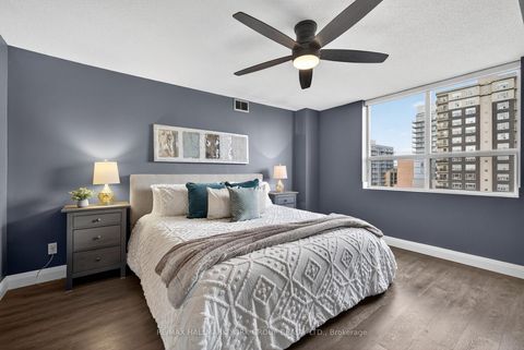 Photo 7 at 906 - 250 Davis Drive, Central Newmarket, Newmarket