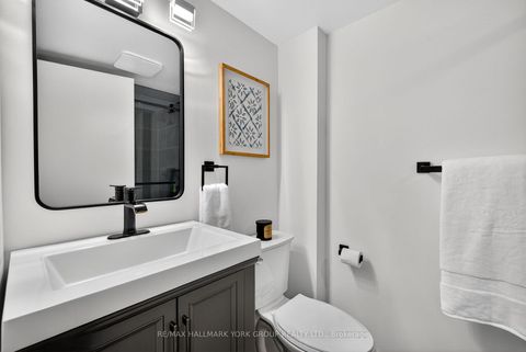 Photo 8 at 906 - 250 Davis Drive, Central Newmarket, Newmarket