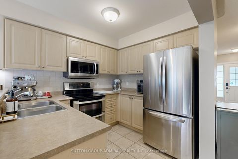 Photo 7 at 80 Walkview Crescent, Oak Ridges, Richmond Hill