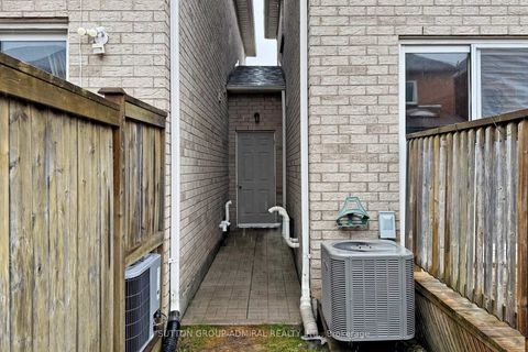 Photo 22 at 80 Walkview Crescent, Oak Ridges, Richmond Hill