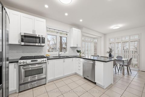 Photo 3 at 2 Serene Way, Patterson, Vaughan