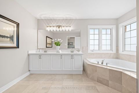 Photo 10 at 2 Serene Way, Patterson, Vaughan