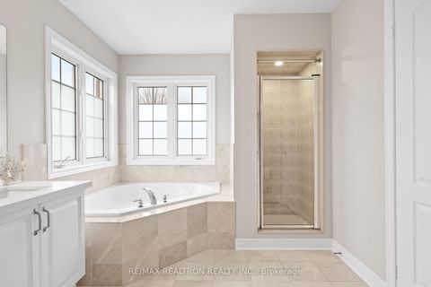 Photo 11 at 2 Serene Way, Patterson, Vaughan