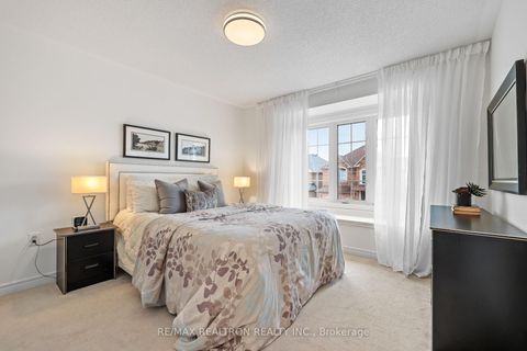 Photo 12 at 2 Serene Way, Patterson, Vaughan