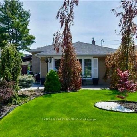 Photo 1 at 9 Del Ria Drive, Maple Leaf, Toronto