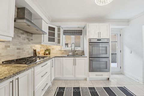 Photo 11 at 9 Del Ria Drive, Maple Leaf, Toronto