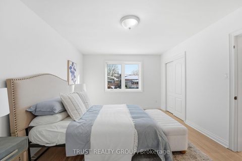 Photo 13 at 9 Del Ria Drive, Maple Leaf, Toronto