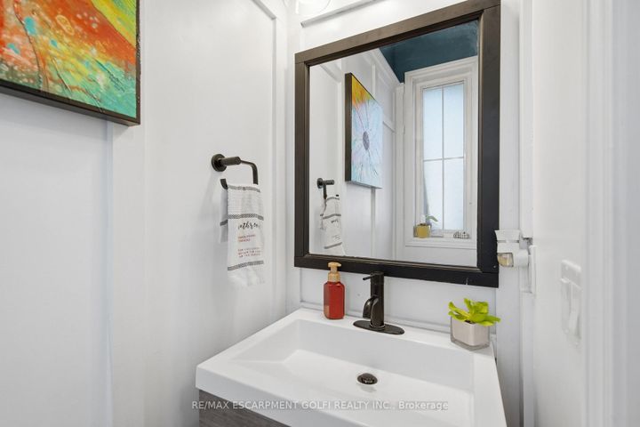 Photo 4 at 37 FAIRGROUNDS Drive, Binbrook, Hamilton