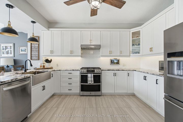 Photo 8 at 37 FAIRGROUNDS Drive, Binbrook, Hamilton