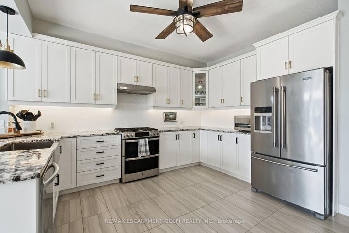 Photo 9 at 37 FAIRGROUNDS Drive, Binbrook, Hamilton