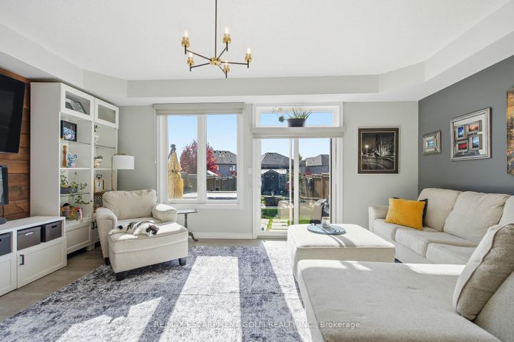 Photo 13 at 37 FAIRGROUNDS Drive, Binbrook, Hamilton