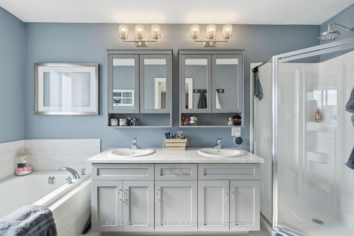 Photo 20 at 37 FAIRGROUNDS Drive, Binbrook, Hamilton