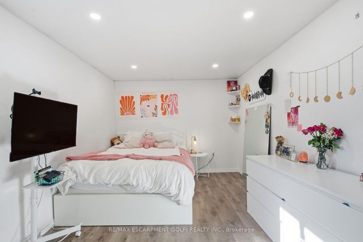 Photo 32 at 37 FAIRGROUNDS Drive, Binbrook, Hamilton