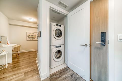 Photo 4 at 1621 - 585 Bloor Street E, North St. James Town, Toronto